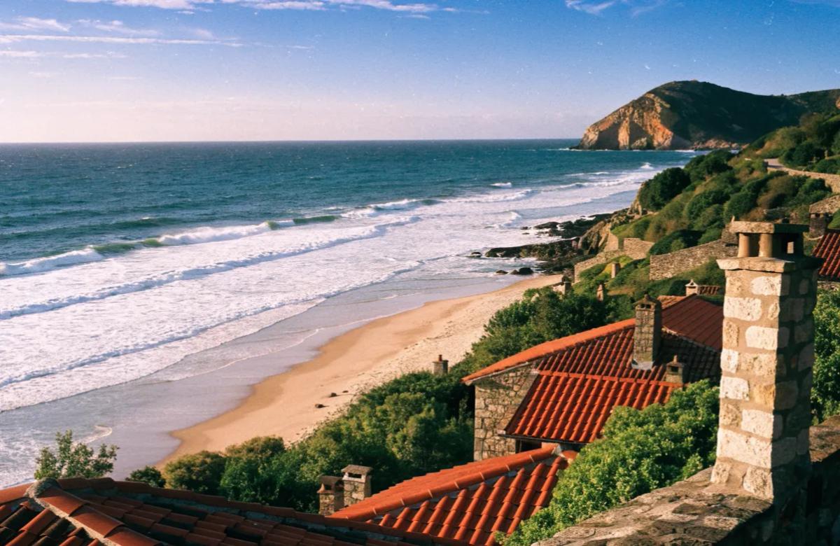 Vue sur les toits et le front de mer de Biarritz au Pays Basque