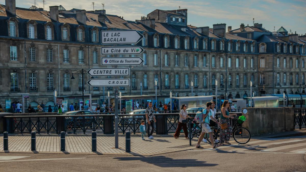 Carte de France illustrant la comparaison de rentabilité locative entre petites villes et grandes métropoles