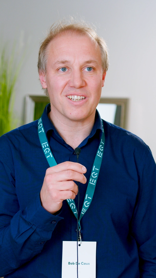 Bob De Caux