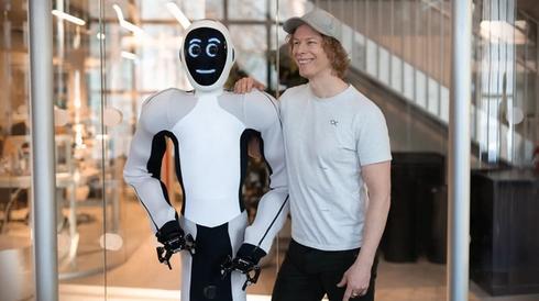 A 1x humanoid robot