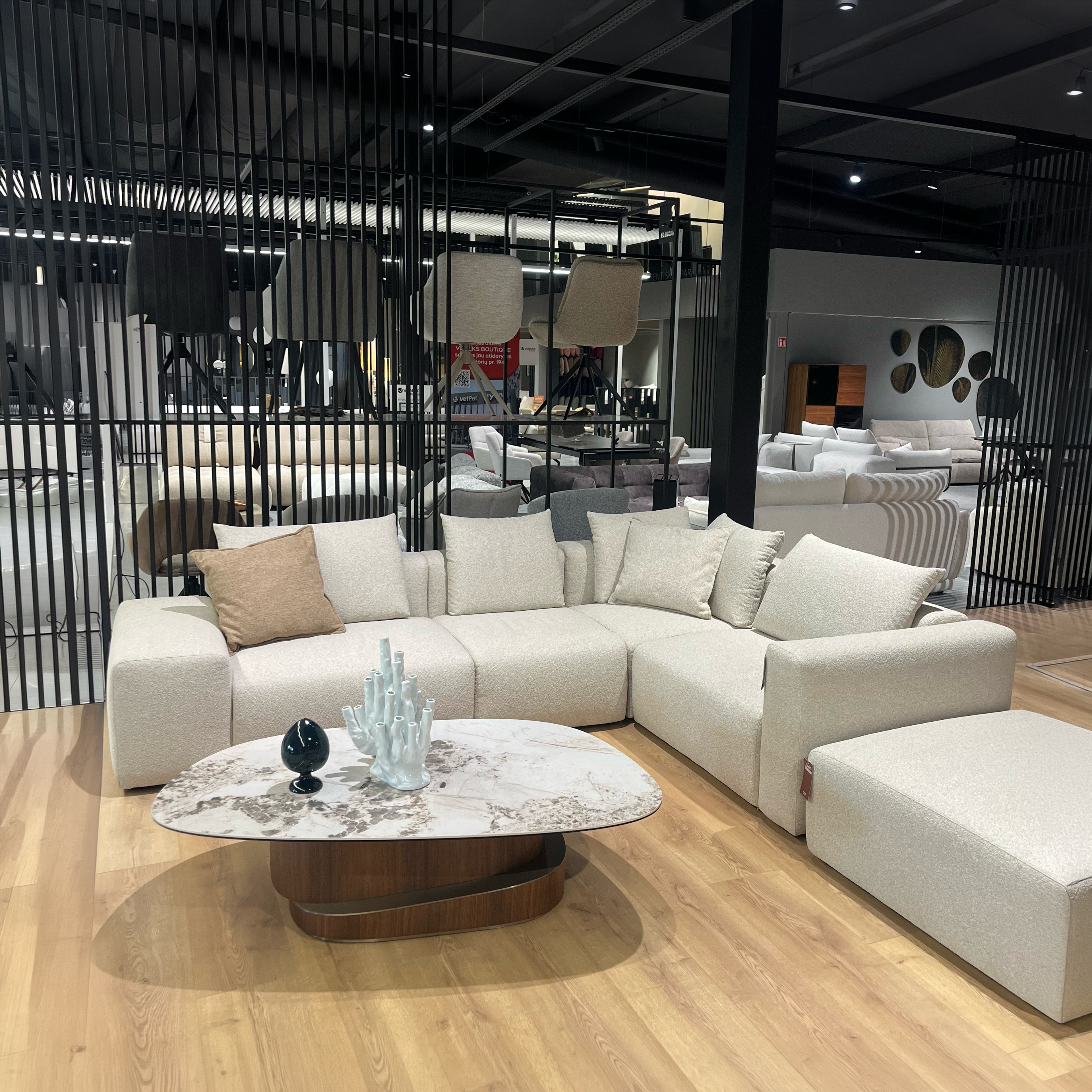 Natuzzi Editions sofa Puzzle red room salone Kaune