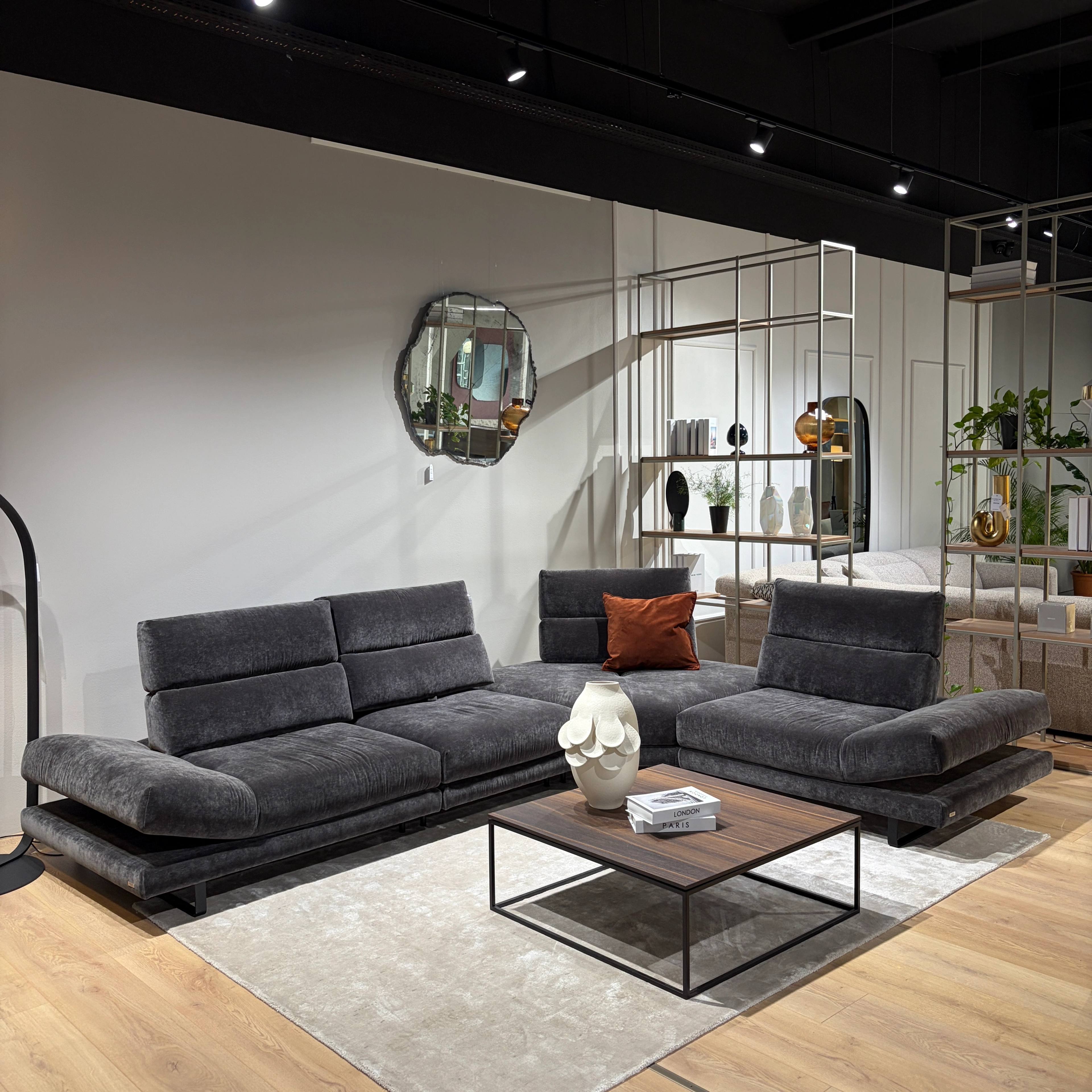 Natuzzi Editions kampinė sofa Roma red room salone Kaune