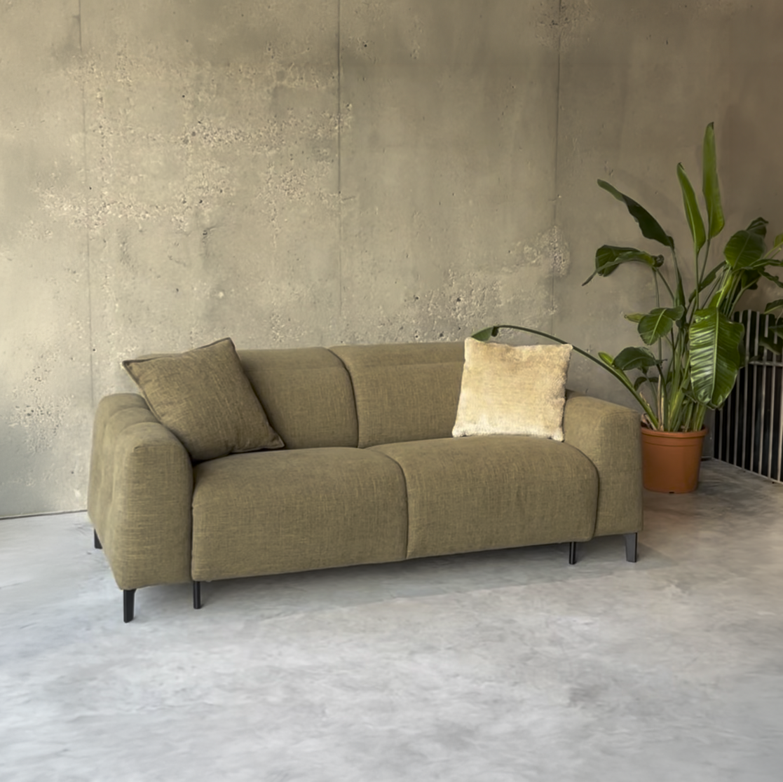 Natuzzi Editions sofa lova Capri red room salone Kaune