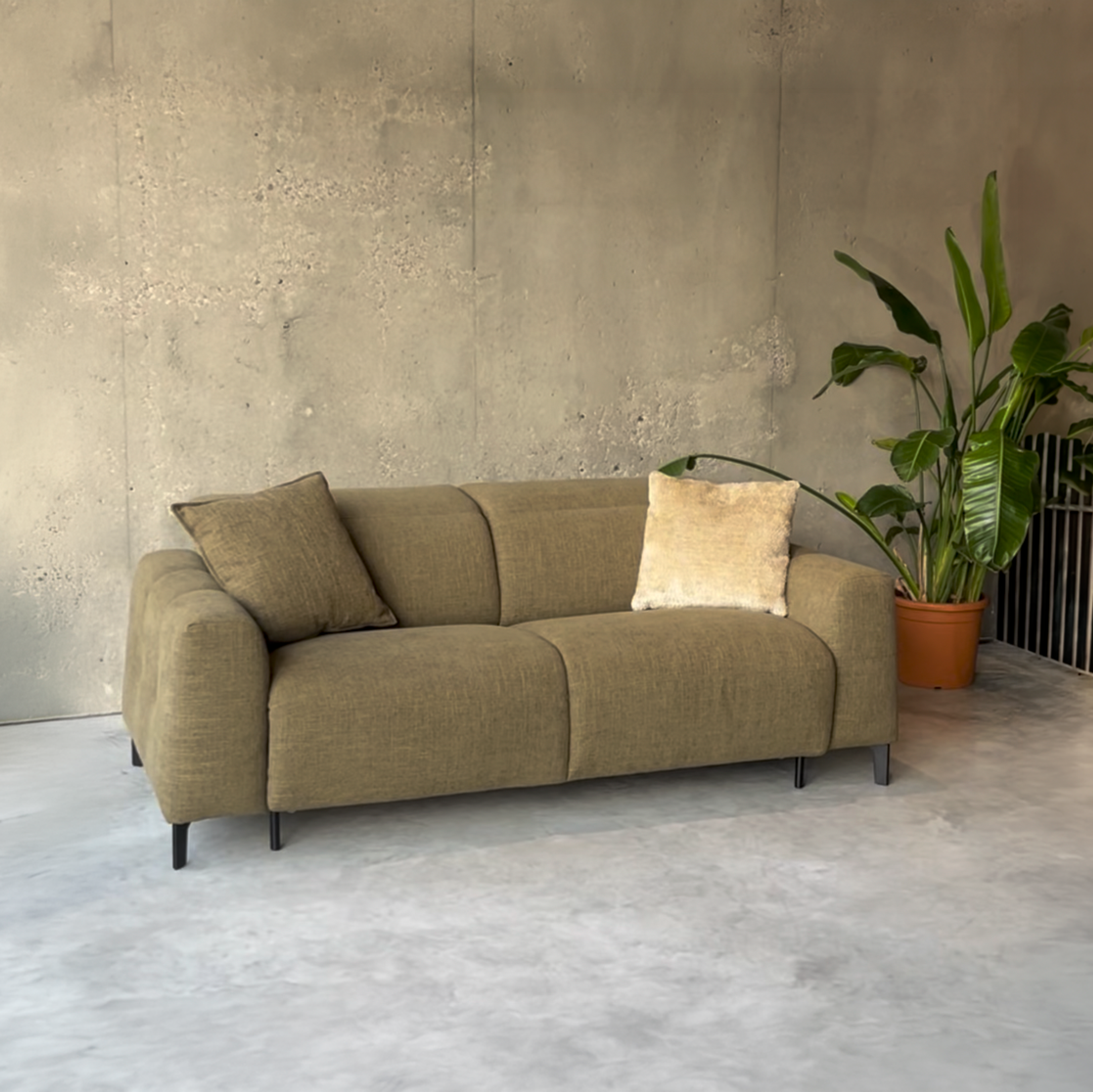 Natuzzi Editions sofa lova Capri red room salone Kaune