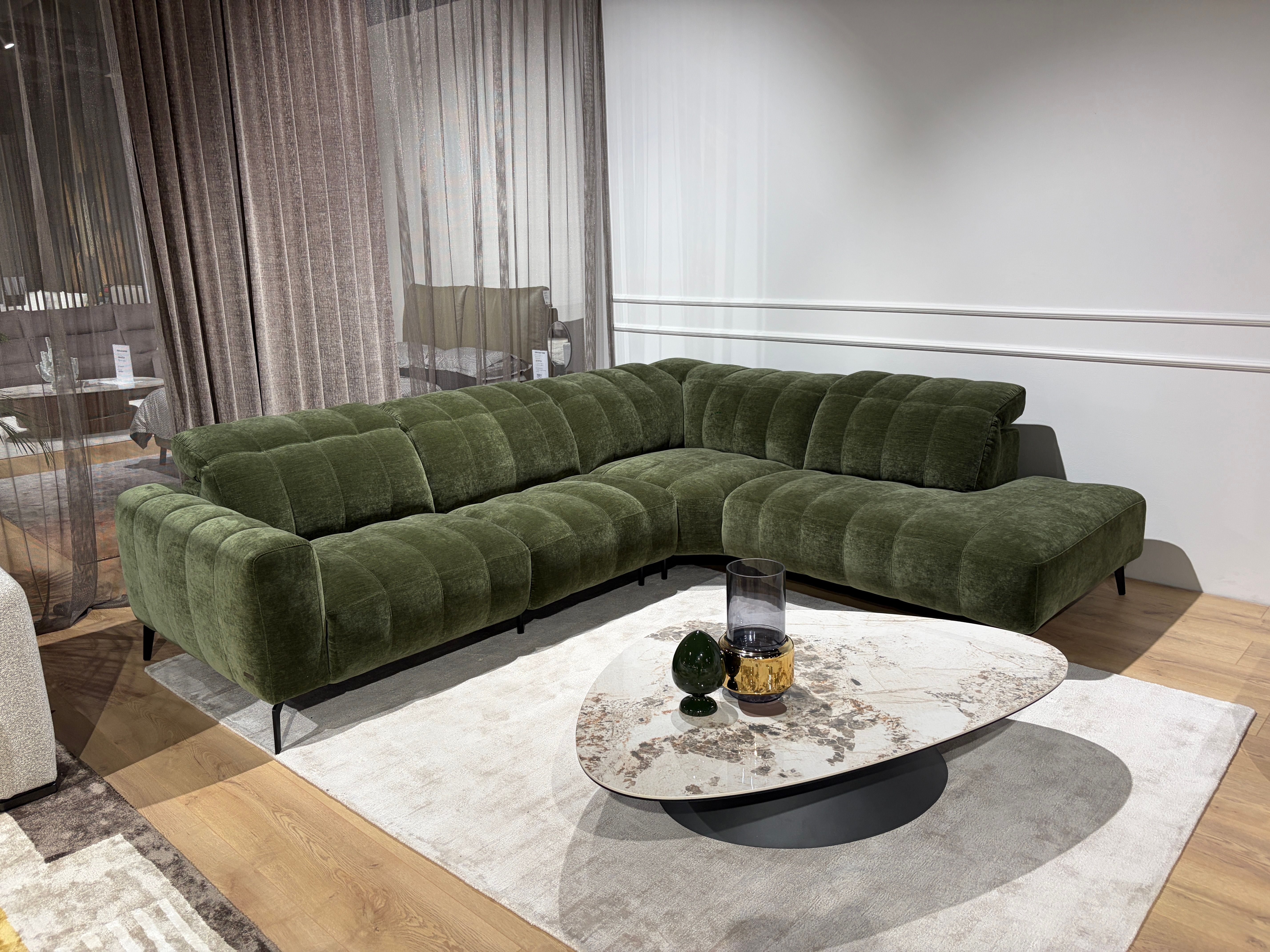 Natuzzi Editions sofa Portento red room salone Kaune
