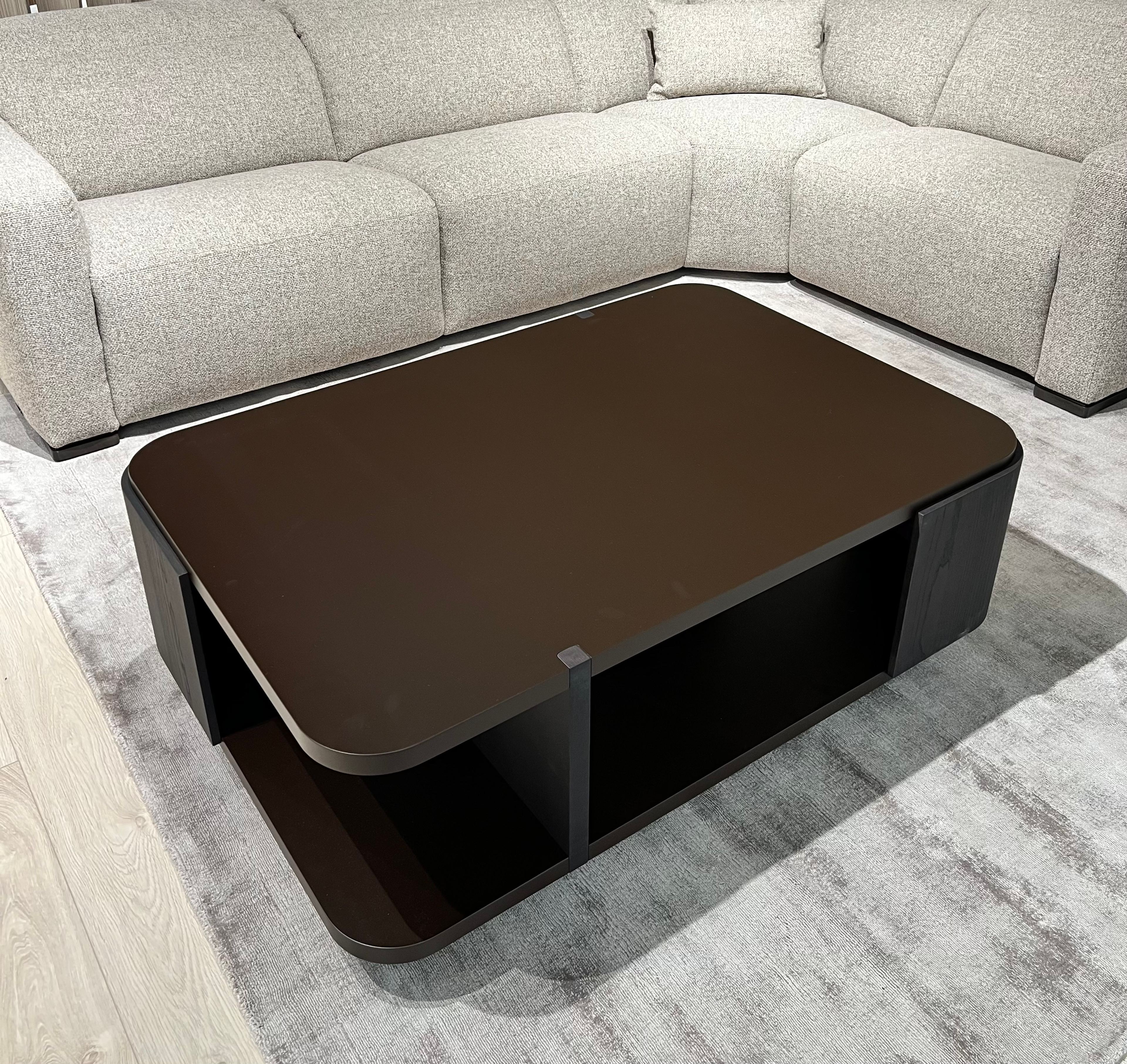 Natuzzi Editions kavos staliukas Gate red room salone Vilniuje