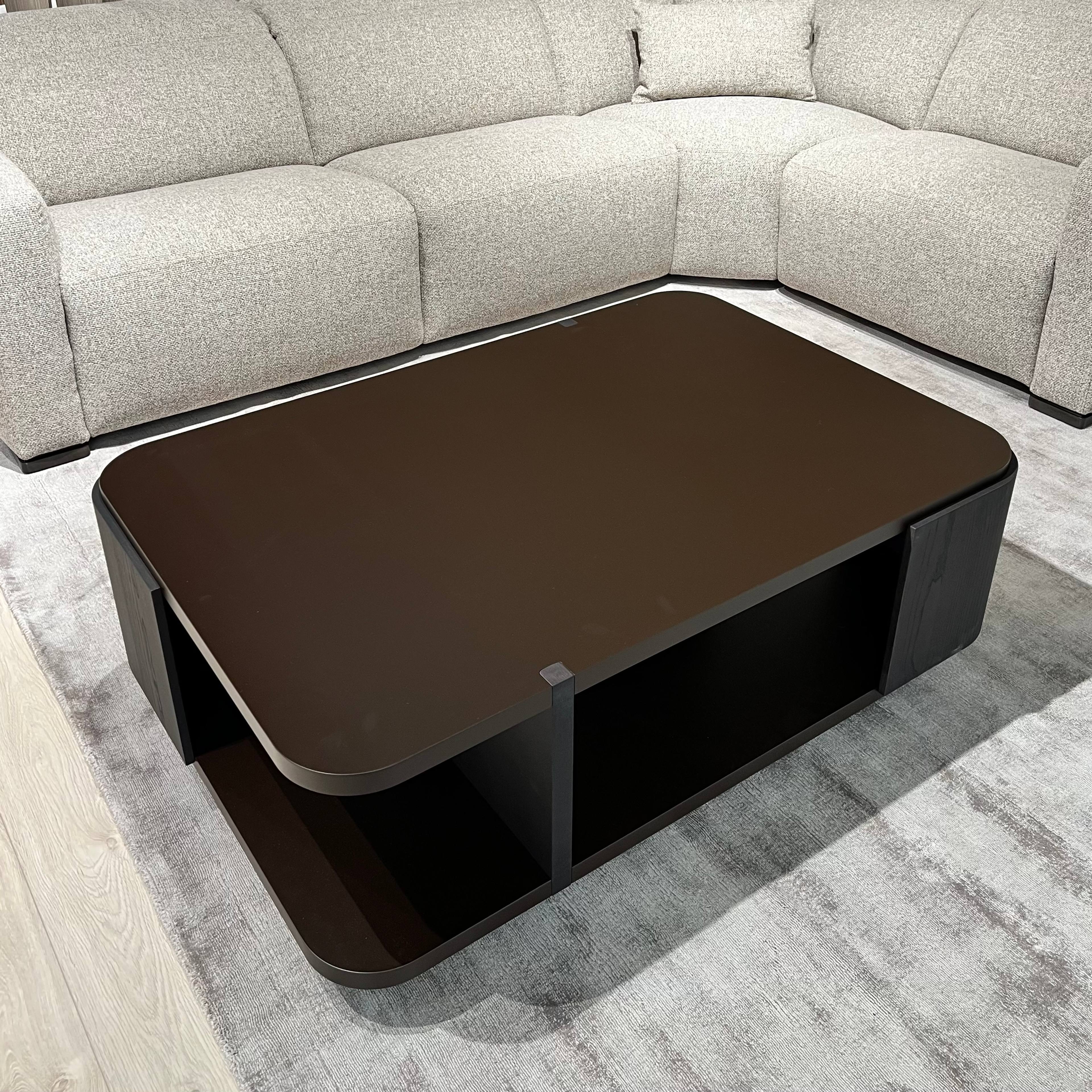 Natuzzi Editions kavos staliukas Gate red room salone Vilniuje