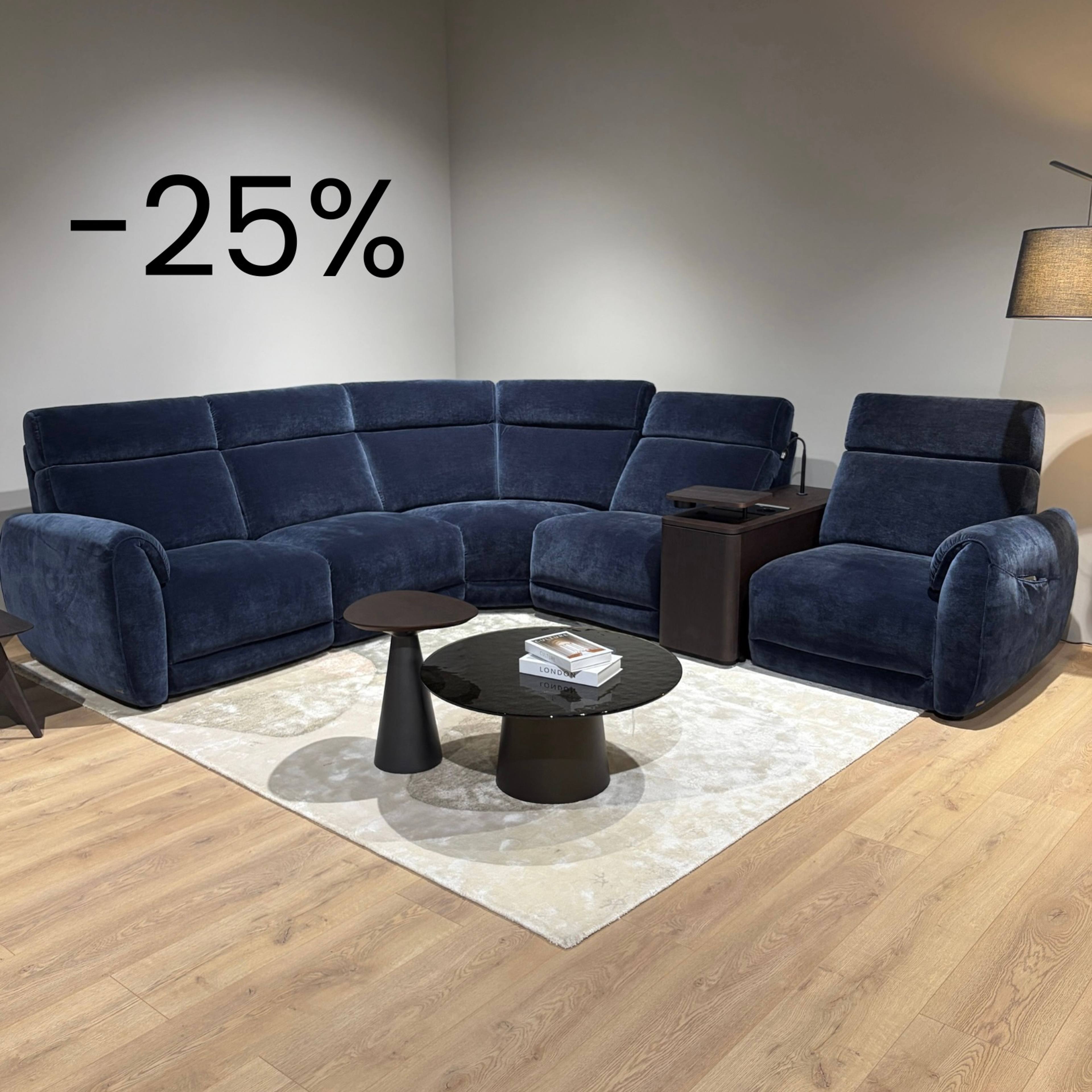 Natuzzi Editions kampinė sofa Nuvia red room salone Vilniuje