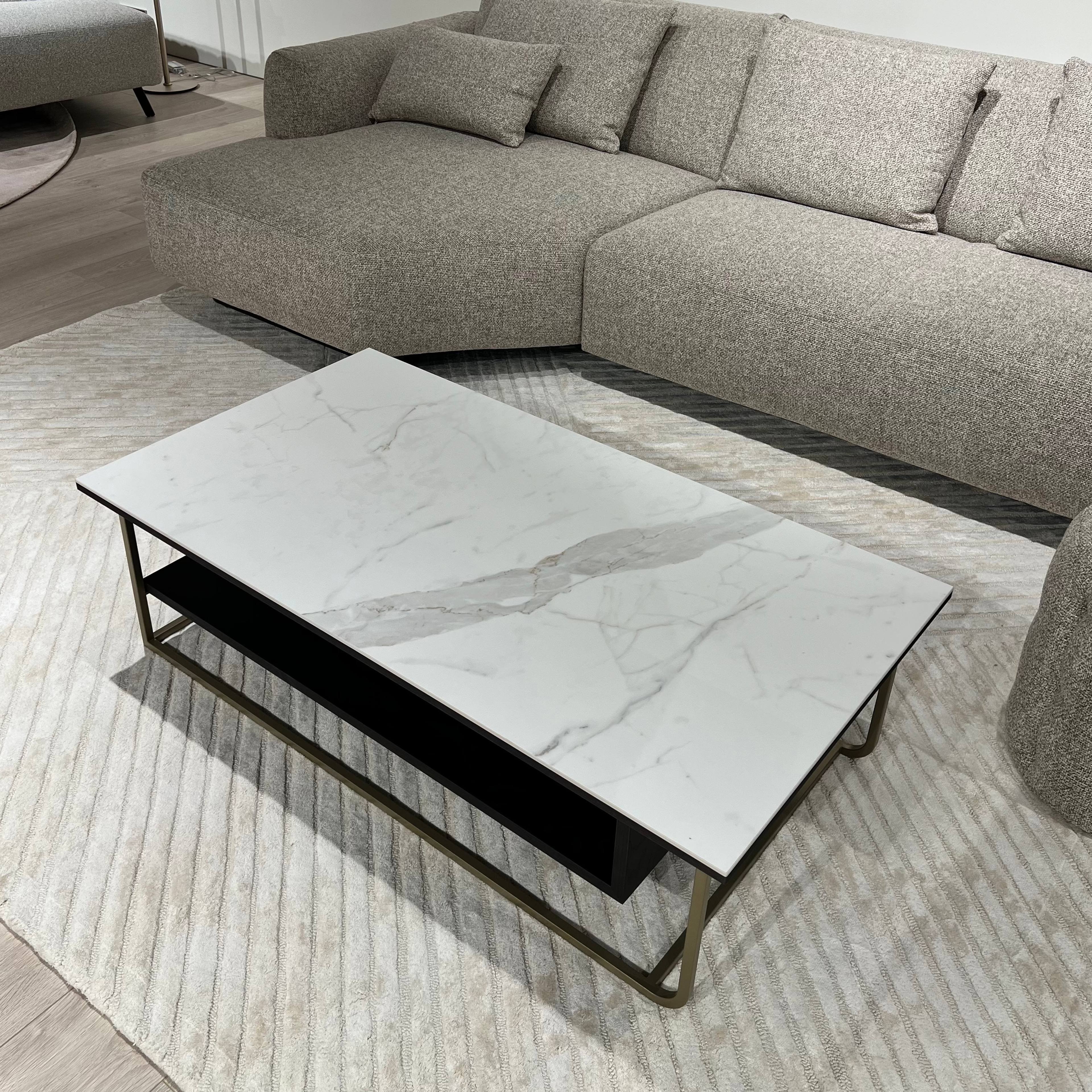 Natuzzi Editions kavos staliukas Como red room salone Vilniuje
