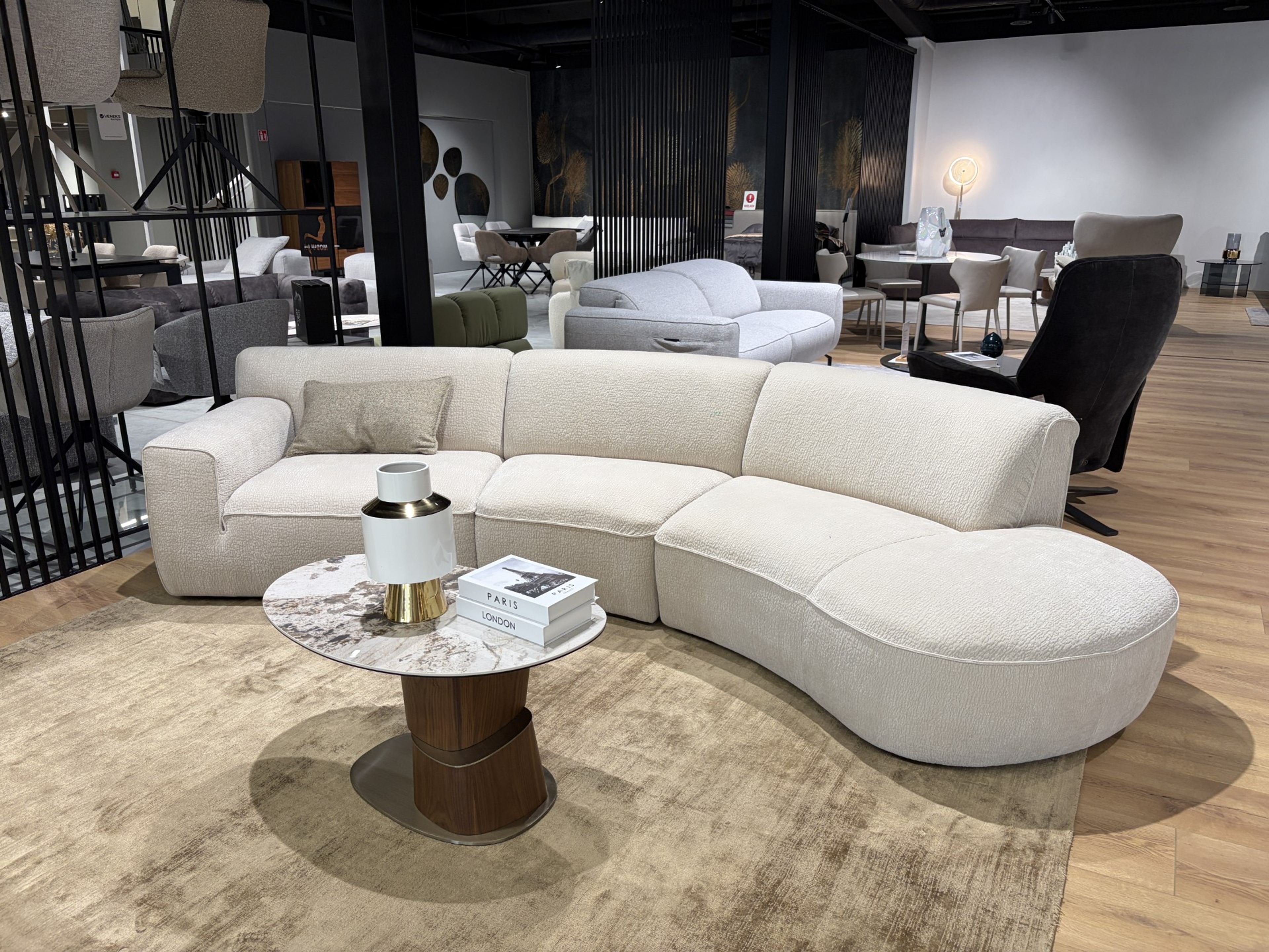 Natuzzi Editions sofa Charme red room salone Kaune