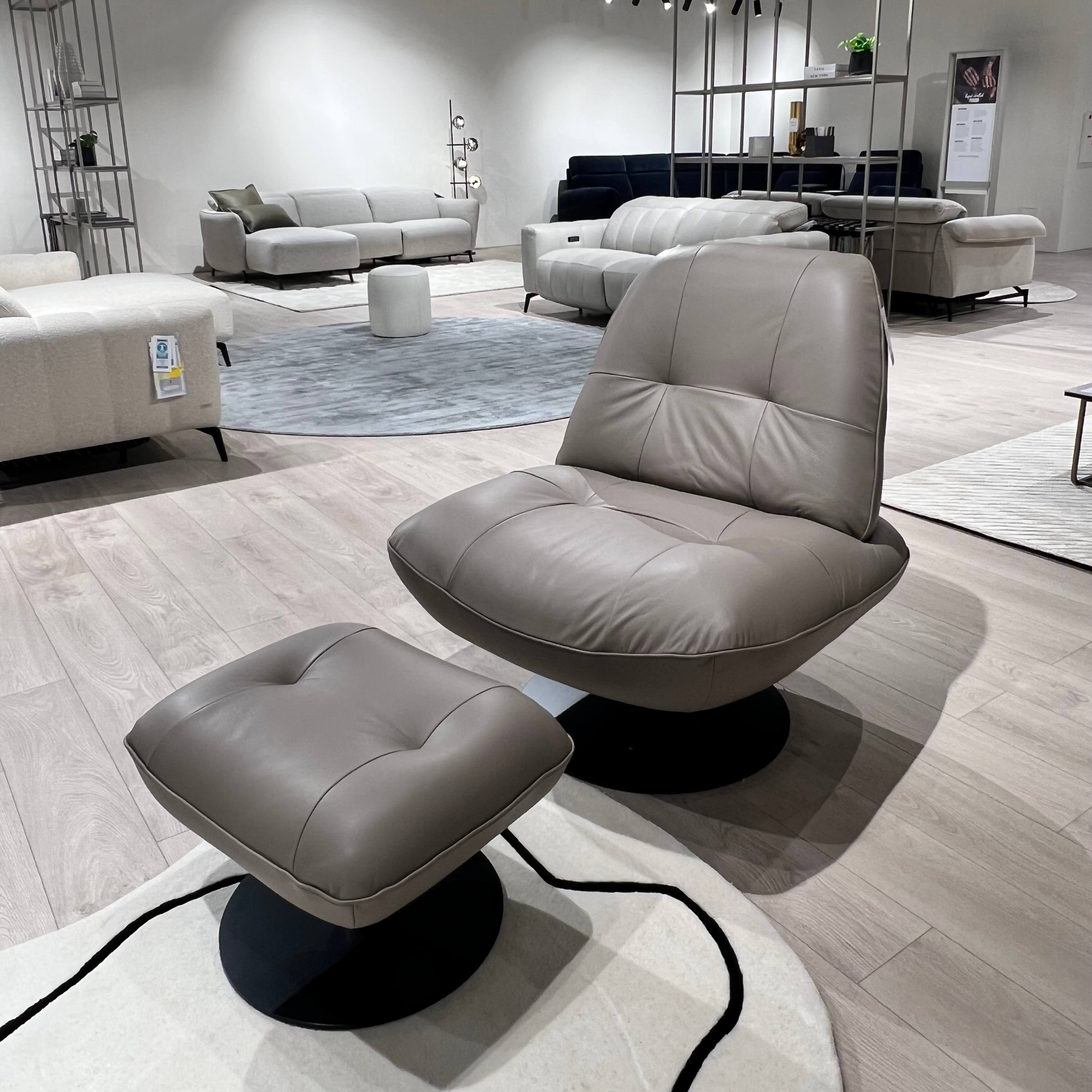 Natuzzi Editions fotelis Ivy red room salone Vilniuje