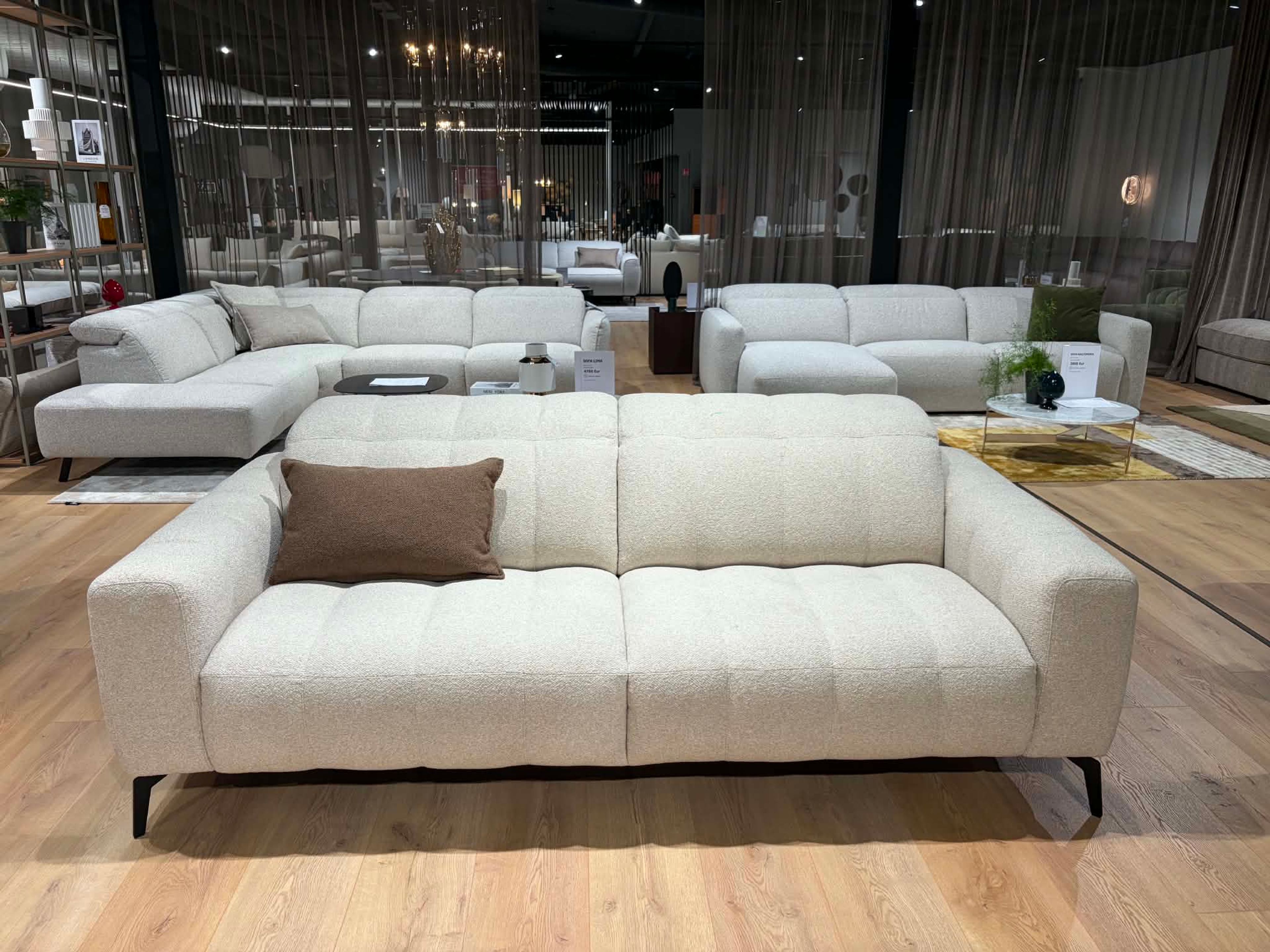 Natuzzi Editions sofa portento red room salone Kaune