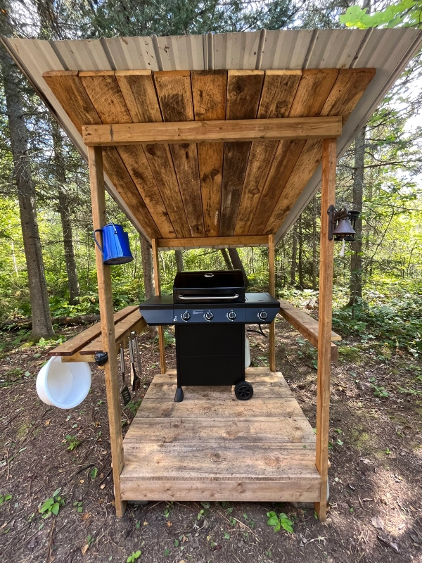 Outdoor cooking station