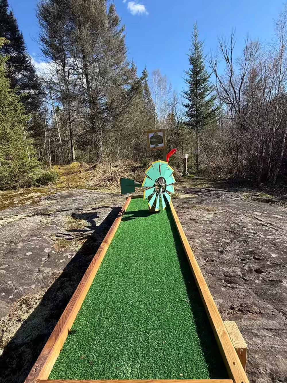 6 Hole Northern Ontario Mini Putt