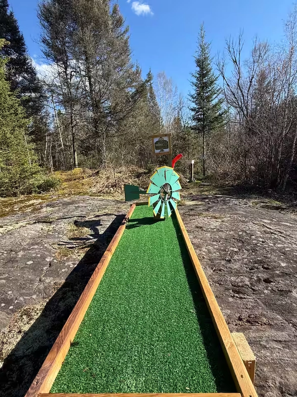 6 Hole Northern Ontario Mini Putt