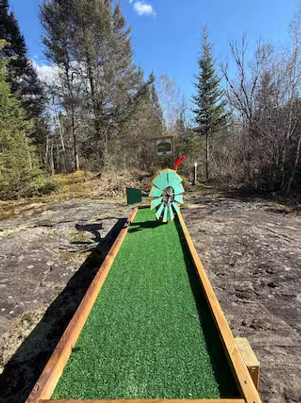 6 Hole Northern Ontario Theme Mini Putt