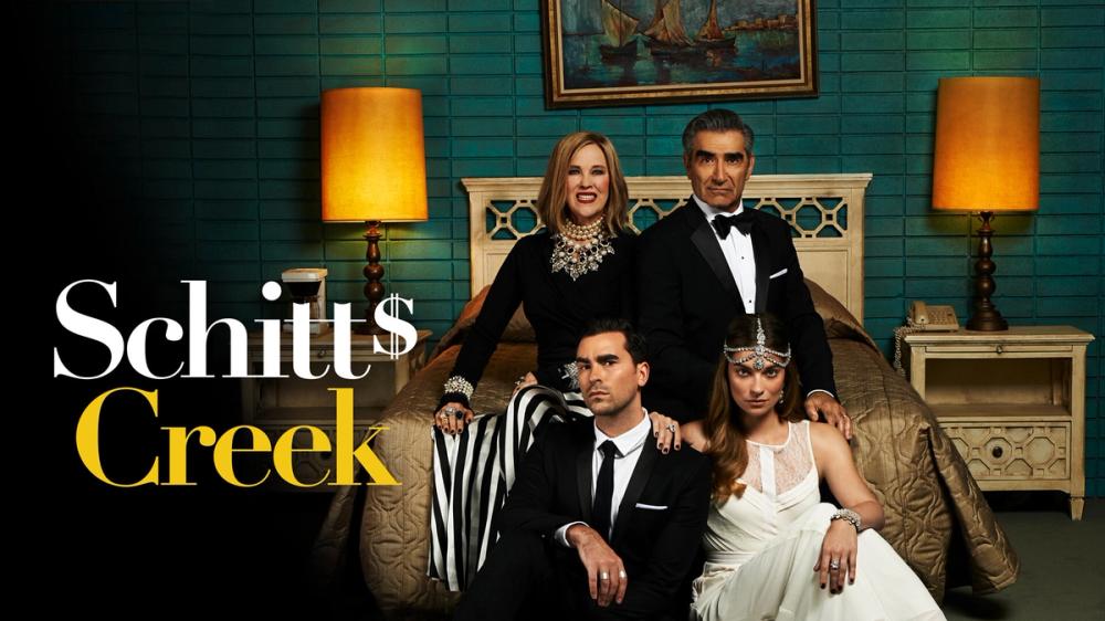 Coverbilde med hovedpersoner i Schitt's Creek