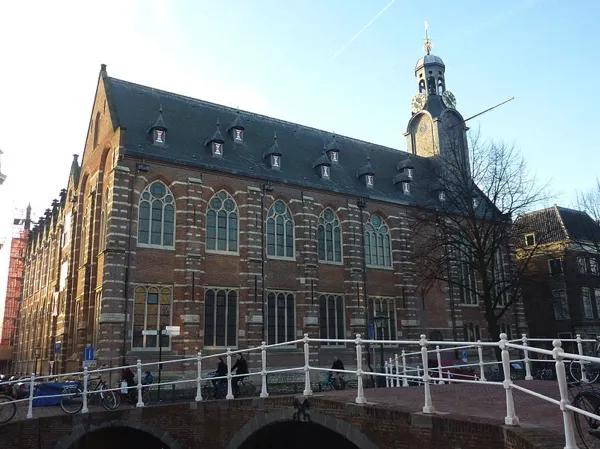 Universiteit Leiden