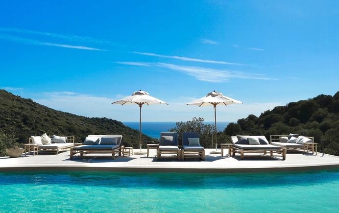 Sea view pool