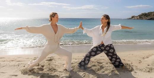 Retreat hosts Emilie and Fernanda on the beach in Sardinia