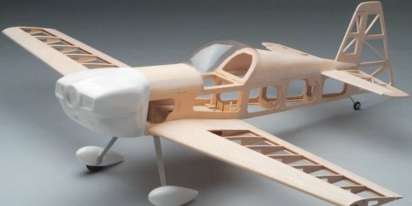 Como fazer um avião de controle remoto em casa