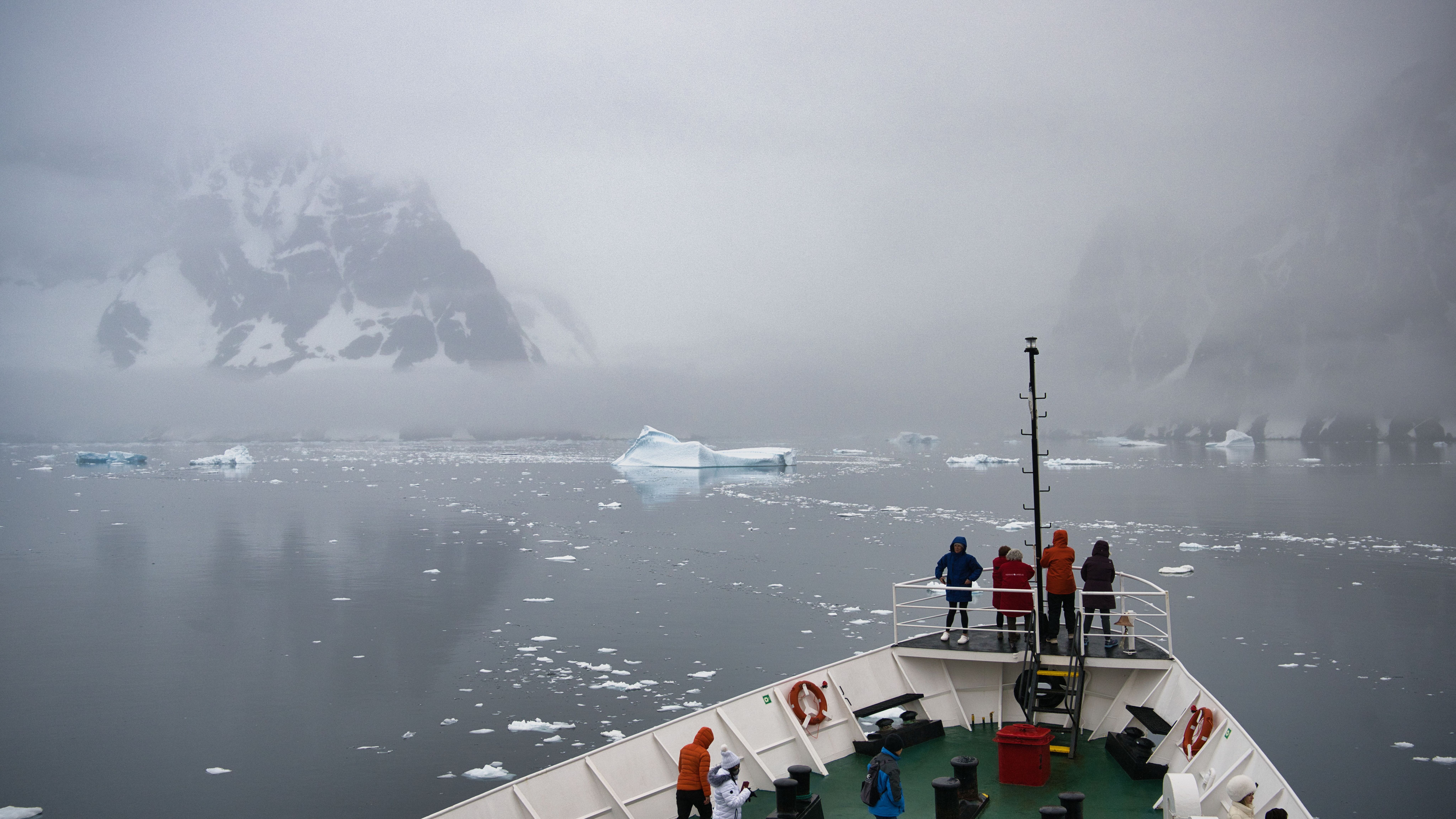 Navio M/V Ushuaia da Antarpply Expeditions