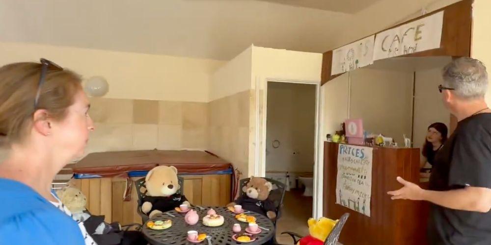 UK teddy bear cafe