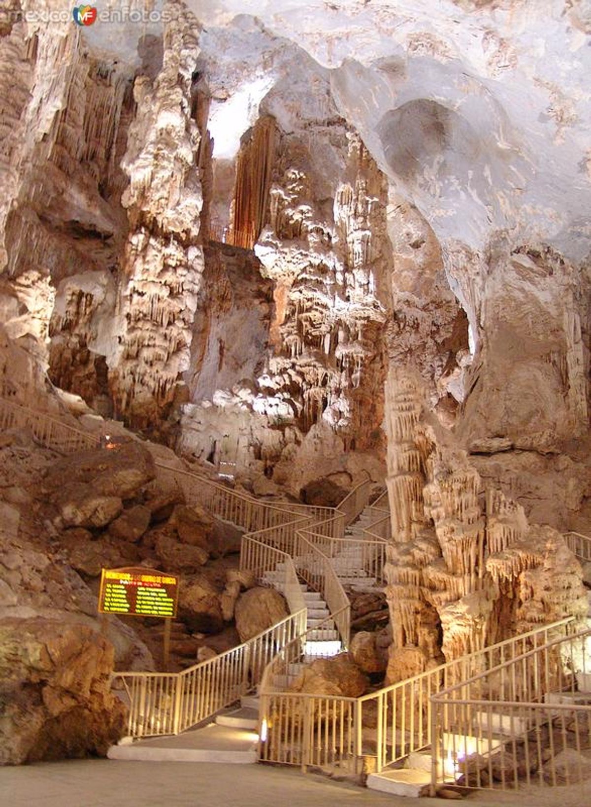Grutas de García 2