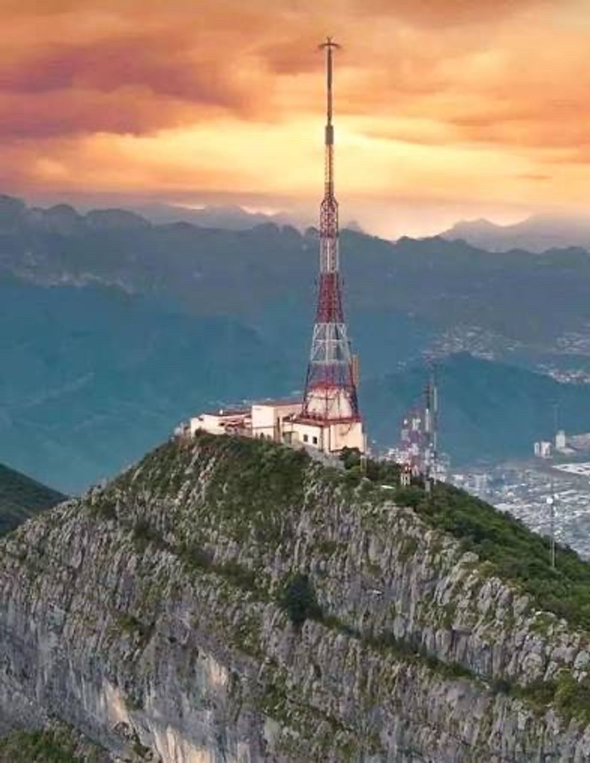 Antenas del Cerro de la Silla 5