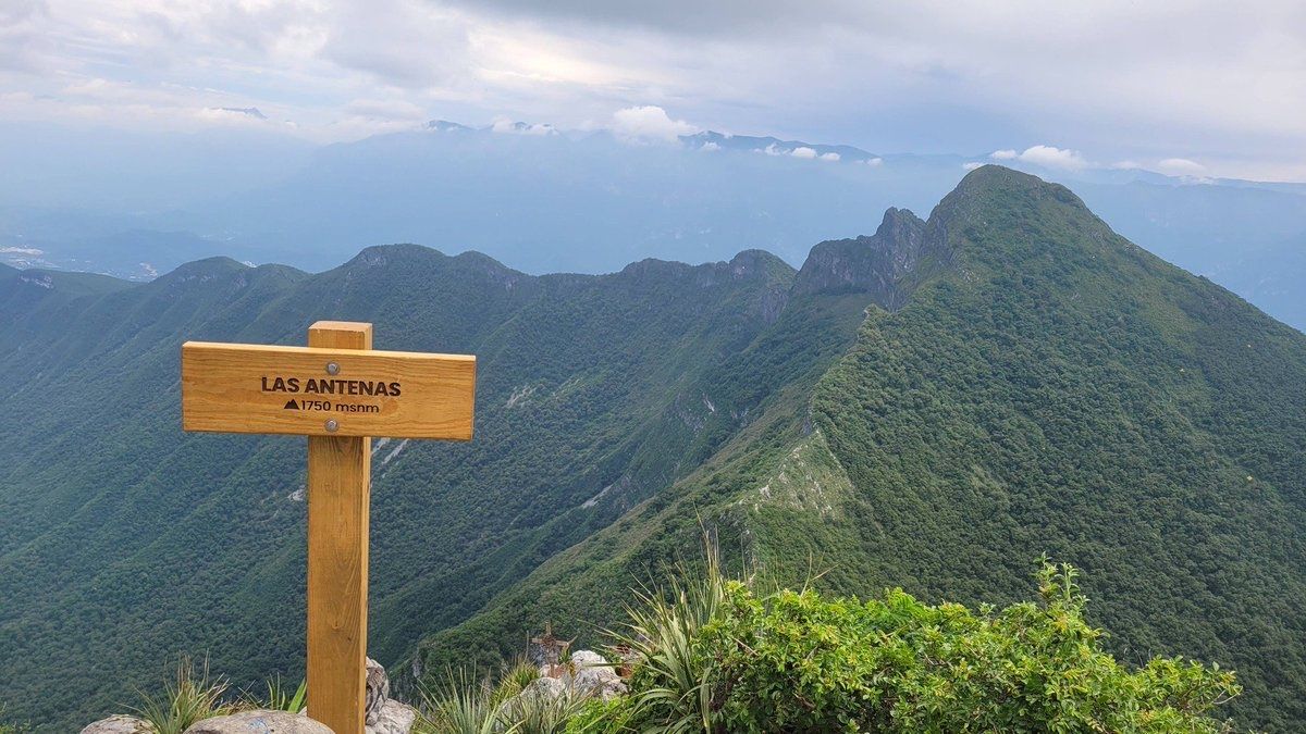 Antenas del Cerro de la Silla 3