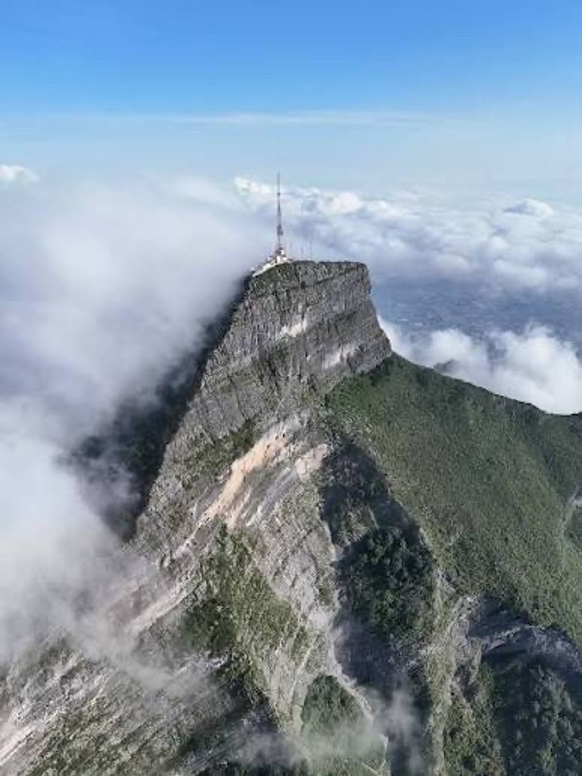 Antenas del Cerro de la Silla 4