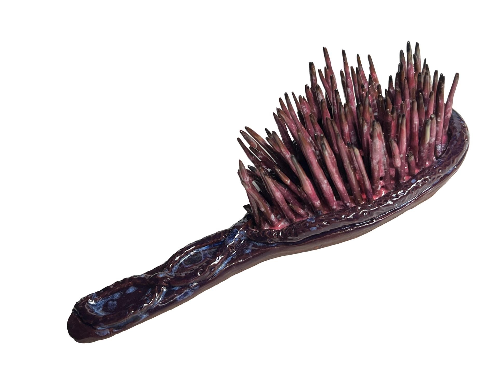 Brush me, 2023 Glazed ceramic, 21 x 9 x 6,5 cm