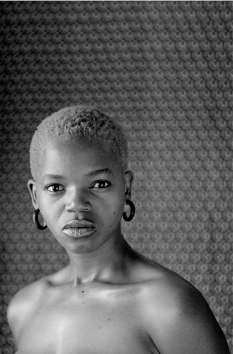 Zanele Muholi - Pam Dlungwana, Vredehoek, Cape Town, 2011