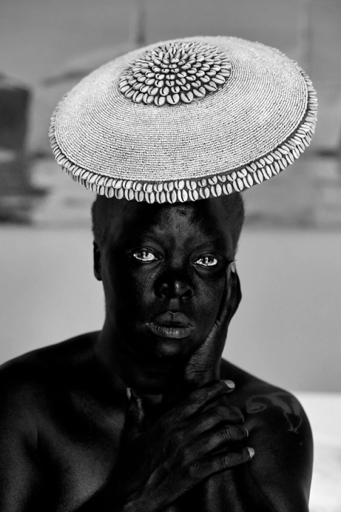 Zanele Muholi - Bambatha I, Oceanview Strandloper, Paternoster, 2023