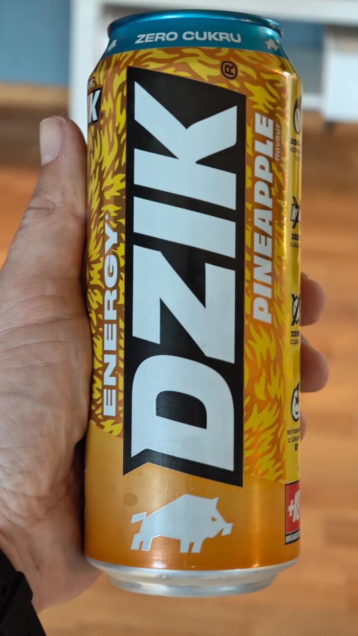 Dzik Pineapple, hele boksen