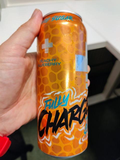 Battery Fully Charge - Peach Blueberry, hele boksen