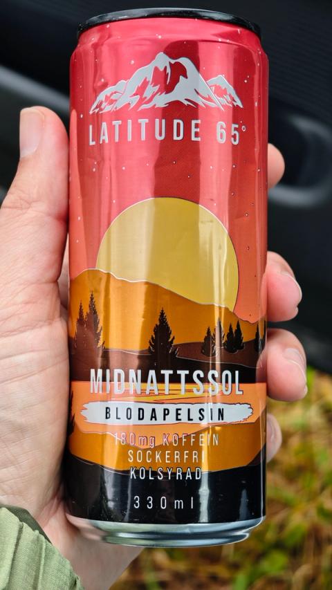 Latitude 65 Midnattsol, the full can