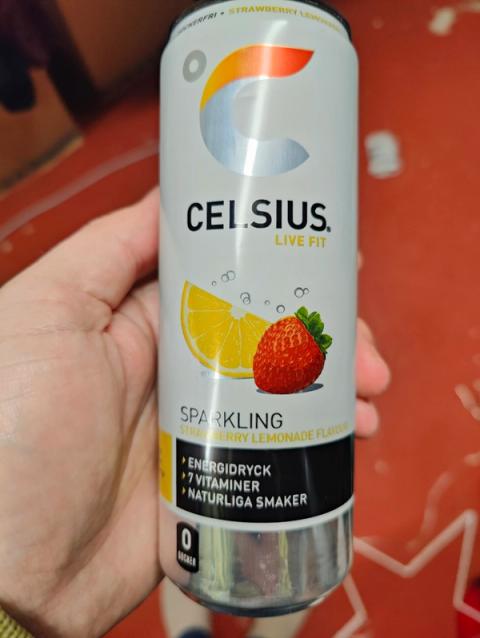 Celsius Sparkling strawberry lemonade, hele boksen
