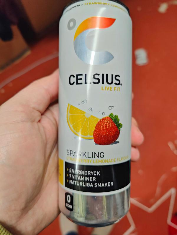 Celsius Sparkling strawberry lemonade, hele boksen