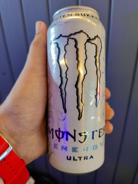 Monster Ultra, hele boksen