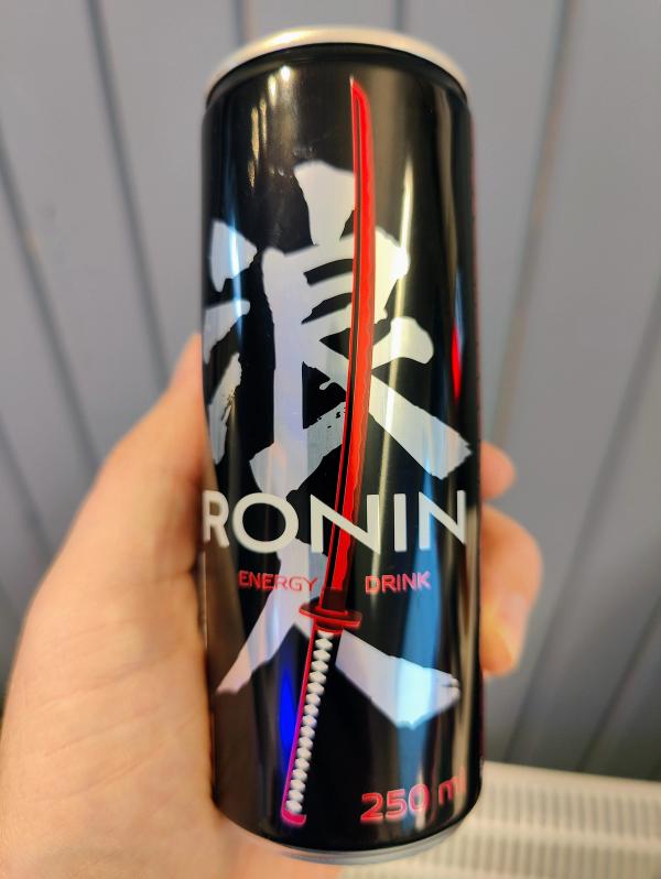 Ronin Energy Drink, hele boksen
