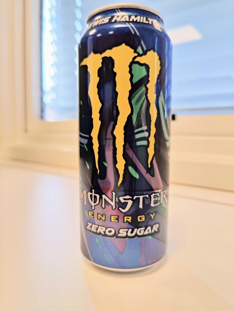 Monster Lewis Hamilton 2023, hele boksen
