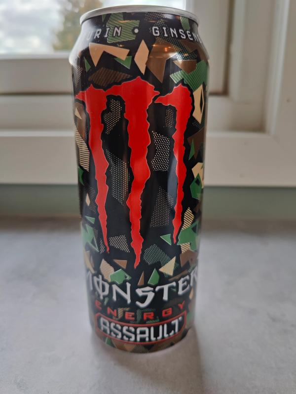 Monster Assault, hele boksen