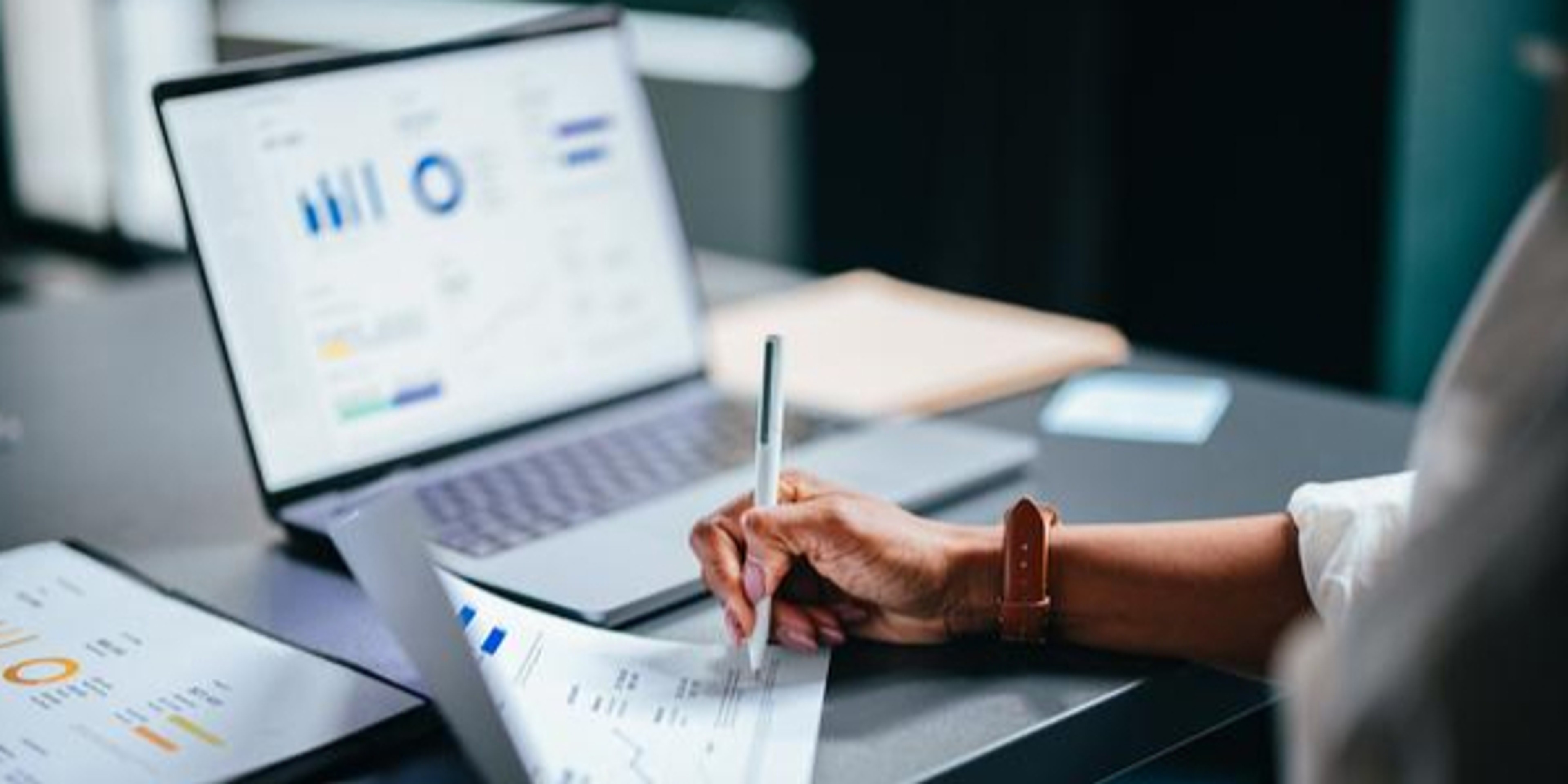 Business person using Diligent Boards to stay on top of corporate governance trends