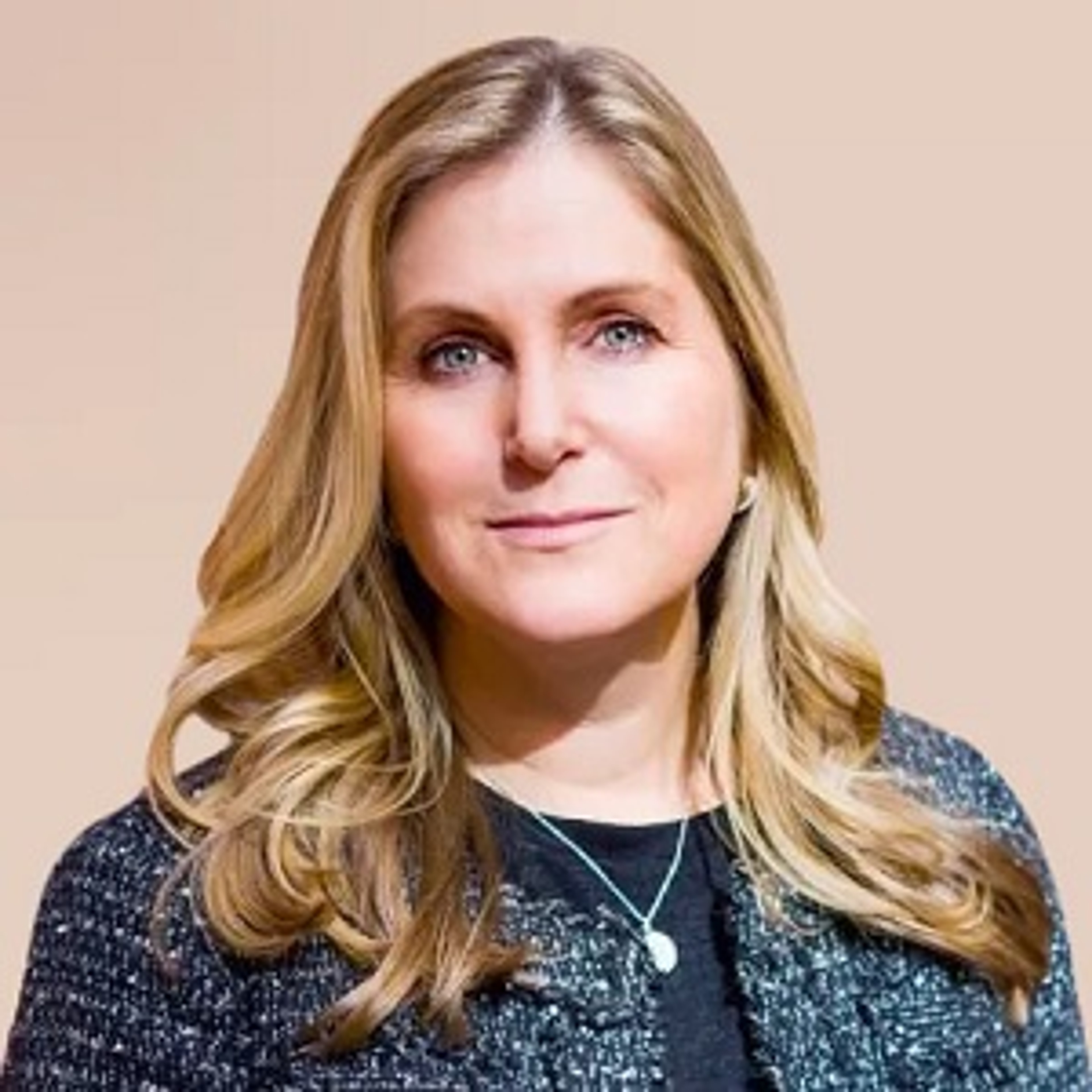 Headshot of Lisa Edwards