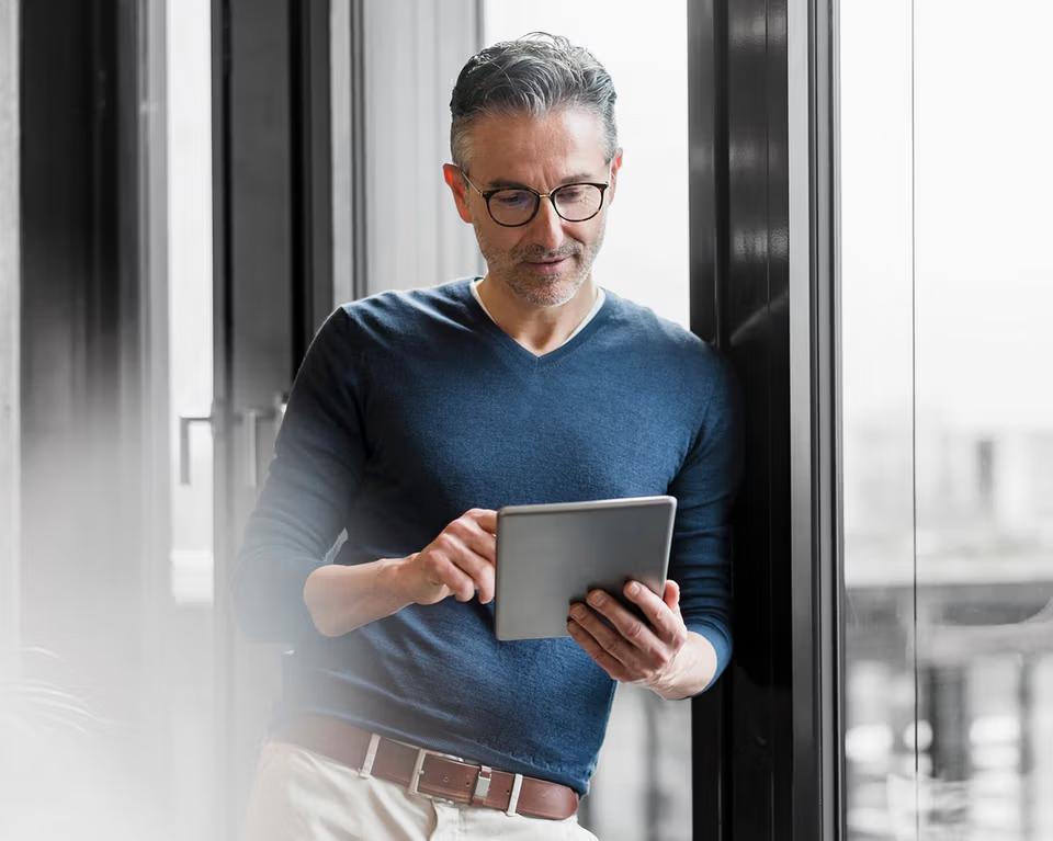 Business man using Diligent software