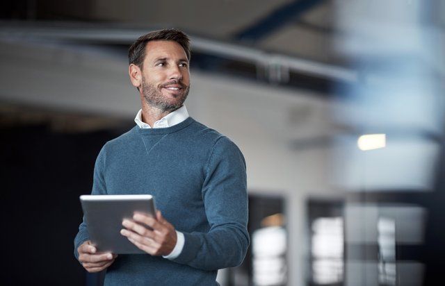 An auditor using Diligent's audit analytics software to help with internal controls