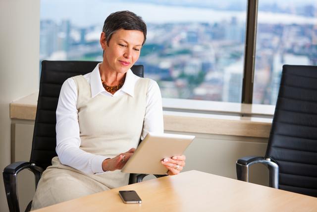 A corporate secretary reading the best practices for board evaluations