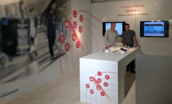 Eric Kok en Johan de Punder van FacilityApps op de stand CMS Berlijn