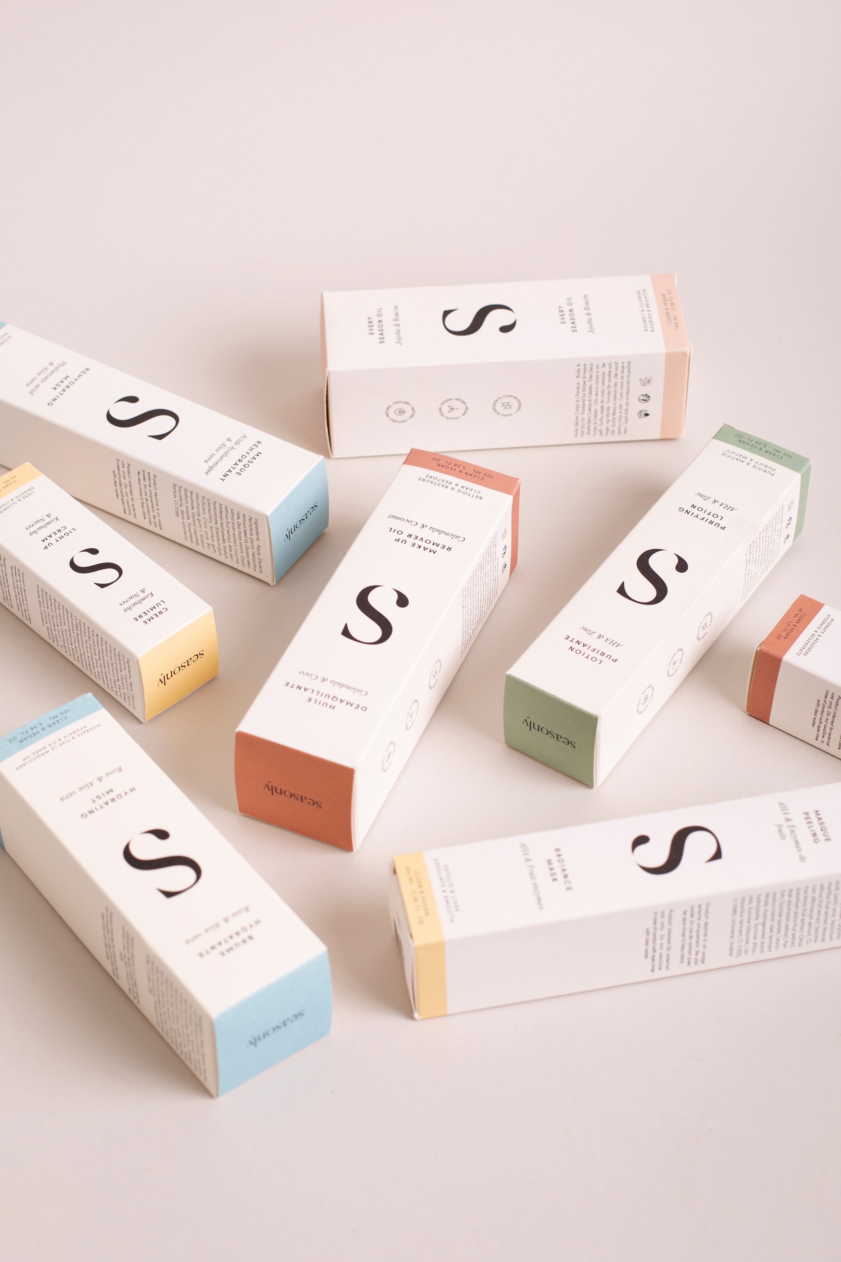 Packaging de la marque de skincare Seasonly | © Studio Cent-Huit 2025